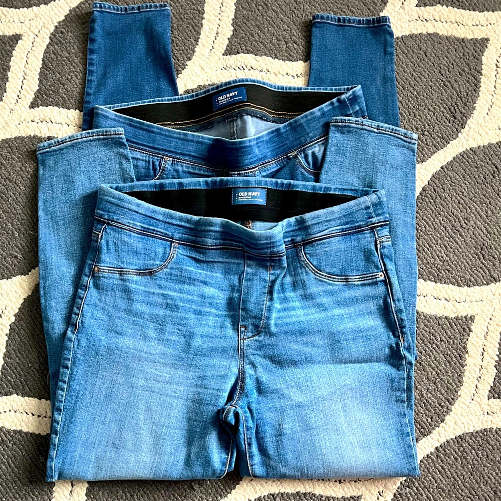2 Pairs of Women’s Old Navy jeggings size 16